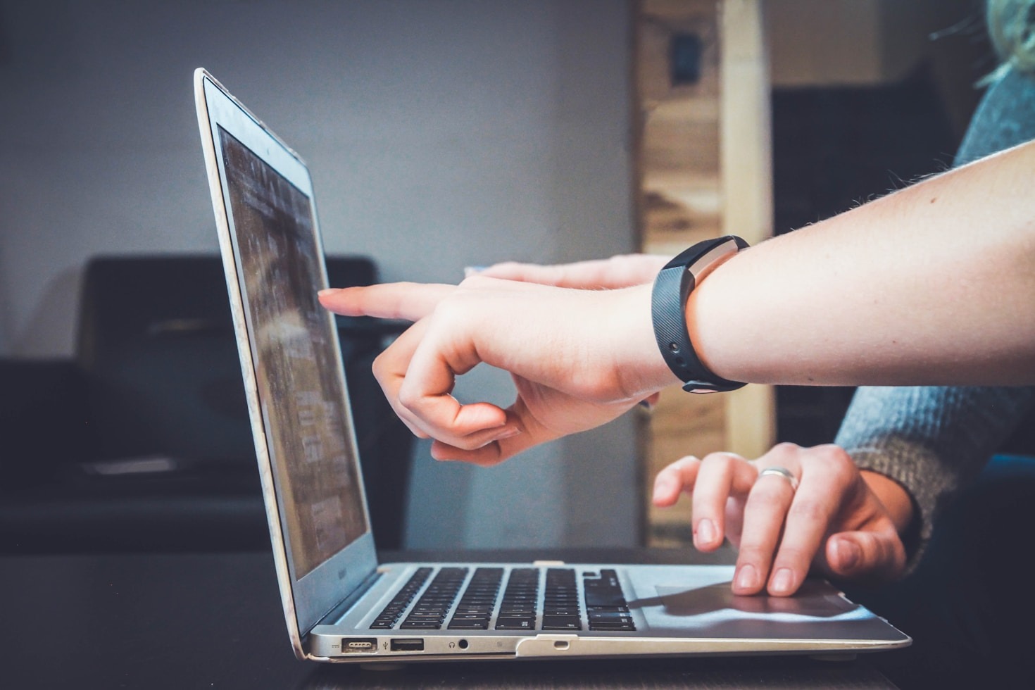 Simple Tips for Seniors New to Computers